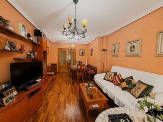 Pis a Valdepeñas. Magnífico piso con 3 dormitorios, en pleno centro