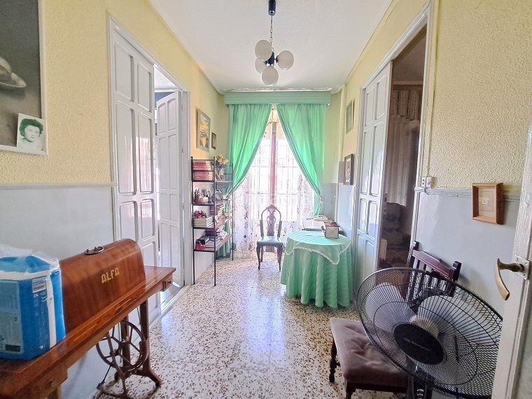 Foto b5d80d07-5d6e-4632-a86c-aa08c31455f9. Casa amb aparcament a Valdepeñas