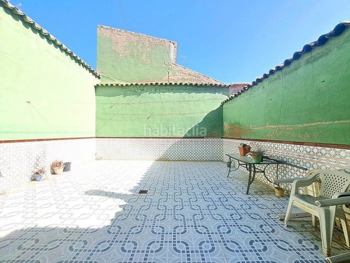Foto cfb6498d-414e-4ba2-a189-1f2f8729c2cc. Casa amb aparcament a Valdepeñas