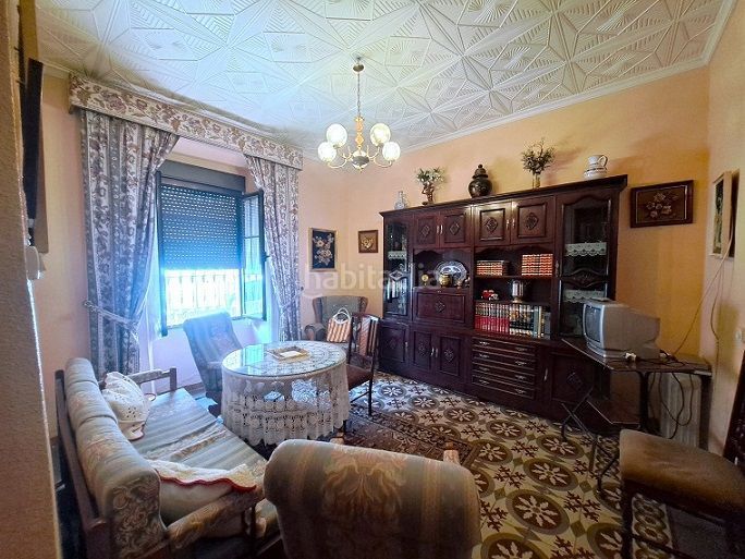 Foto e8bd3153-57cd-4de3-9a5a-ae4af636cf56. Casa amb aparcament a Valdepeñas