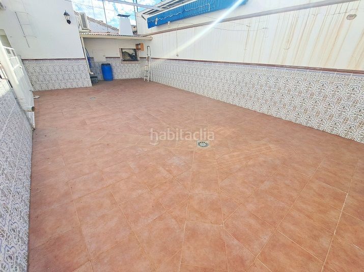 Foto 8a96d05a-5d26-4607-94c7-45e9dc0f0463. Casa magnífica casa en 2 plantas, con nave de 180 m2 en Valdepeñas