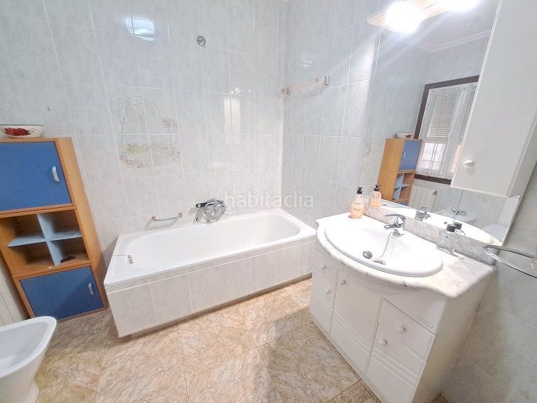 Foto dd9d5bb4-496b-4e52-a6c9-5df87c9306cb. Casa magnífica casa en 2 plantas, con nave de 180 m2 en Valdepeñas