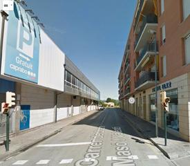 Alquiler Parking coche  Carrer de santa eugènia 120. Plaça de pk en lloguer