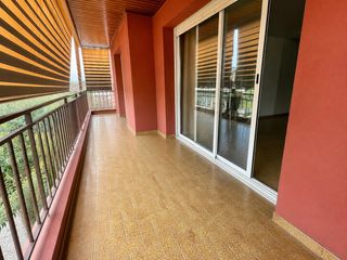 Etagenwohnung  Carrer ramon muntaner. Fantastic pis molt ampli  de 4 habitacions 2 banys