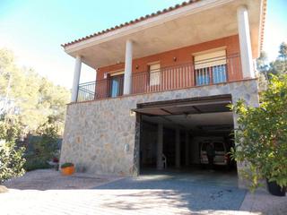 Maison à Vallirana. Solo estrenada,con garaje 130 m2