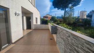 Lloguer Xalet a Cervelló. Vivienda en planta baja con jardin