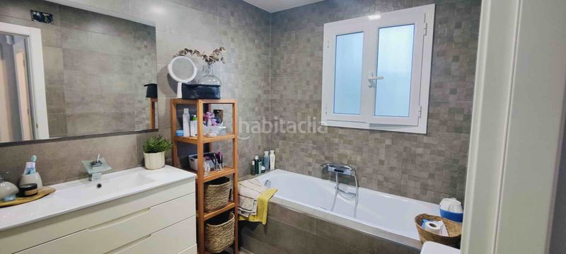 Foto 58d65e99-1cfb-4fff-bafa-a1484fa1c803. Xalet amb xemeneia calefacció aparcament piscina a Vallirana