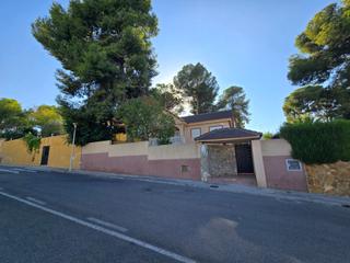 Chalet  Plaza vicente roda. Chalet independiente en venta en chiva - carambolo