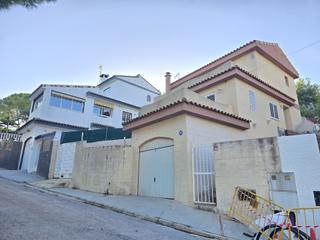 Chalet  Calle río genil. ?? magnífica vivienda unifamiliar en chiva – rio genil