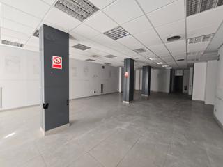 Local Comercial a Carrer de Julián Ribera