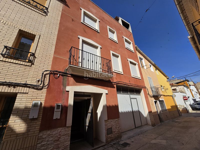 Foto 20b68fe1-d5c6-40ed-9557-be0023185b95. Casa adossada amb aparcament a Utiel