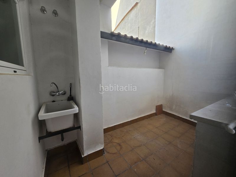 Foto 8c550600-ee41-46f5-98ea-d6d408a54097. Casa adossada amb aparcament a Utiel