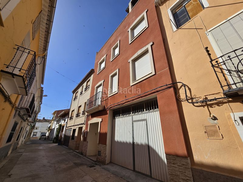 Foto e9ee2c00-8597-45a4-b468-de2652c90c76. Casa adossada amb aparcament a Utiel