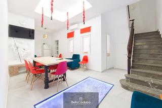 Casa a Ciudad Jardín - Zoco. Edificio con 10 habitaciones individuales y zona de ocio. actual