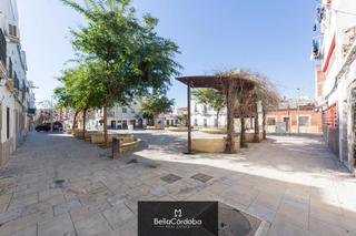 Maison à Población de Arroyo. Haz realidad el hogar de tus sueños! casa a reformar con un gran