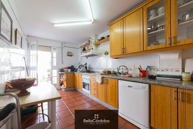 Foto 0c2b0698-08b8-42f8-aec5-f6184de680b5. Casa adossada amb calefacció aparcament a Centro Córdoba