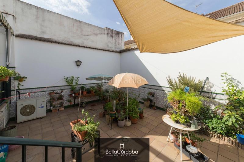 Foto 219e42fc-cf6d-4e69-bb30-34f705cc1f78. Casa adossada amb calefacció aparcament a Centro Córdoba