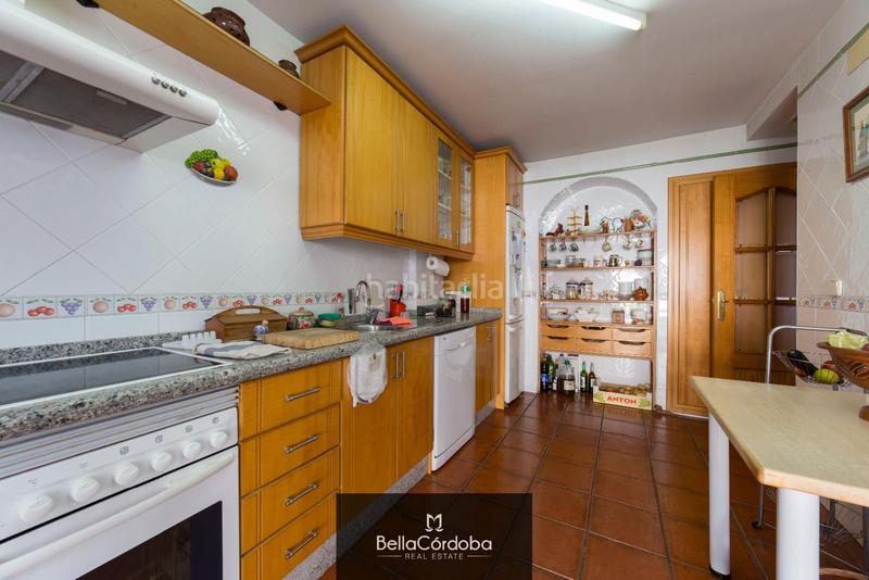 Foto 6b60496d-70dd-4f65-99f4-3389941dab4f. Casa adossada amb calefacció aparcament a Centro Córdoba