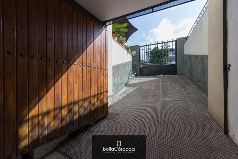 Foto b77bf98f-1b56-481e-a52c-72a23ffeaf9e. Casa adossada amb calefacció aparcament a Centro Córdoba