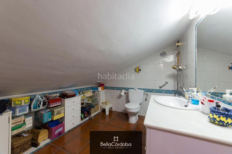 Foto c78ef4b8-0baa-42f4-8d11-7c206e076f93. Casa adossada amb calefacció aparcament a Centro Córdoba