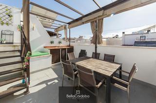 Casa adossada a Poniente-Norte - Miralbaida - Parque Azahara. Magnifica vivienda con piscina privada en san rafael de la albai