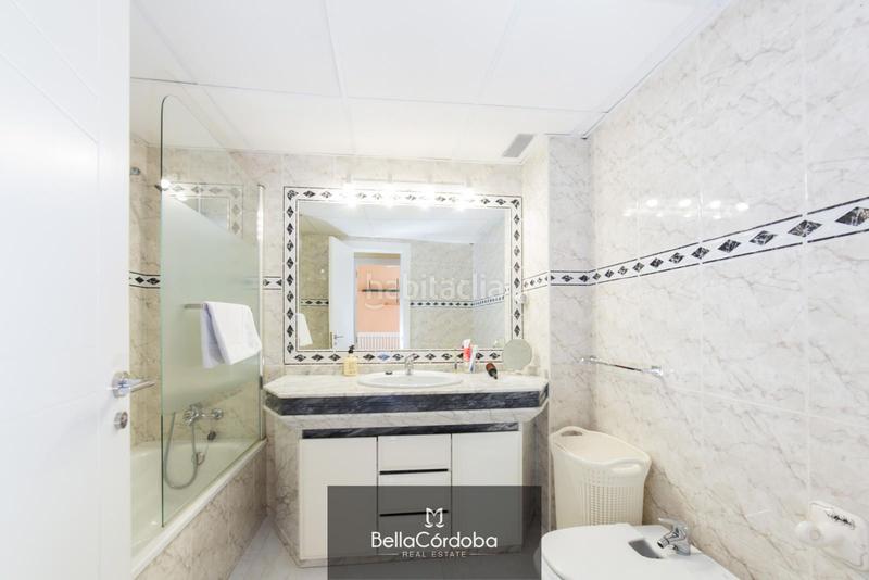 Foto 7ba27c97-8c2b-48cf-bec2-09ee9bd692ed. Casa magnifica vivienda adosada muy cercana a calle alfaros en Córdoba