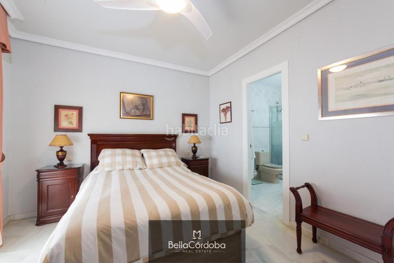 Foto a2b5654e-f67b-4e5b-bd43-808f2453a79e. Casa magnifica vivienda adosada muy cercana a calle alfaros en Córdoba