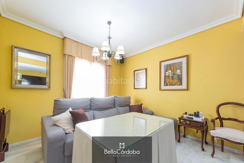 Foto ef0e423d-d292-4a52-a661-3be9ab2c7301. Casa magnifica vivienda adosada muy cercana a calle alfaros en Córdoba