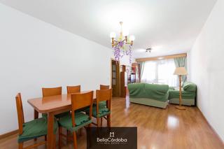 Appartement à Ciudad Jardín - Zoco. Piso muy amplio con terraza y trastero en ciudad jardin