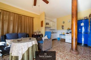 Chalet à Alcolea. Parcela de 500 metros en la zona de las quemadas. dos viviendas