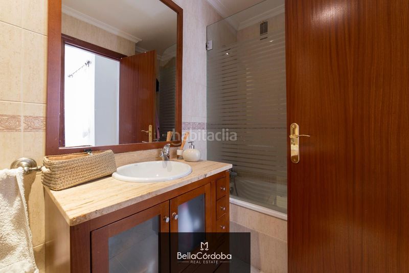 Foto 2ff4843d-9c4d-45ee-bb1e-cb2a18e1db0a. Casa adossada amb calefacció a Santa Rosa - Valdeolleros Córdoba