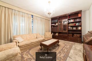 Appartement à Centro. Gran piso en pleno centro de cordoba