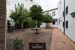 Maison jumelée à Sta. Marina - San Andrés - San Pablo - San Lorenzo. Magnifica casa unifamiliar de dos plantas mas buhardilla en el b