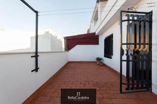 Casa adosada en Poniente-Norte - Miralbaida - Parque Azahara. Casa junto hipercor. patio. dos terraza.
