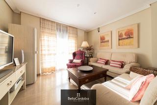 Appartement à Santa Rosa - Valdeolleros. Piso con piscina, cochera y trastero, en santa rosa, con calidad