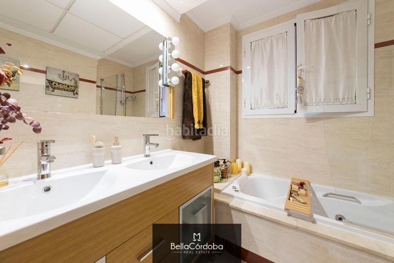 Foto 360f9ba1-a737-4b60-bb2d-00e9af4d41e9. Pis amb calefacció aparcament piscina a Santa Rosa - Valdeolleros Córdoba