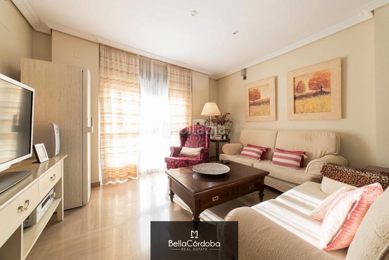 Foto e2dc53dd-d1e9-4136-b6bf-c36b71f94b01. Pis amb calefacció aparcament piscina a Santa Rosa - Valdeolleros Córdoba