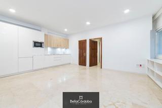 Piso en Sta. Marina - San Andrés - San Pablo - San Lorenzo. Piso de dos dormitorios interior, en zona muy centrica, escritur