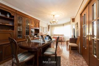 Pis a Santa Rosa - Valdeolleros. Gran piso en en corazon de santa rosa, con 4 dormitorios, exteri