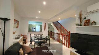 Casa  Simancas. Casa en casco antiguo con licencia turistica y en pleno funciona