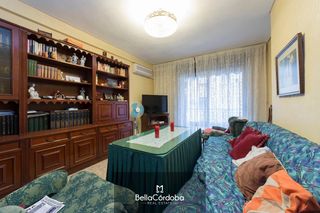 Pis a Ciudad Jardín - Zoco. Vivienda de 4 dormitorios  con ascensor  junto a gran via parque