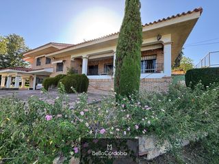 Chalet in El Brillante -El Naranjo - El Tablero. Magnifico chalet independiente en zona sansueña
