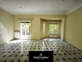 Rent Flat in Centro. Piso en alquiler de 4 habitaciones y ascensor en gran capitan