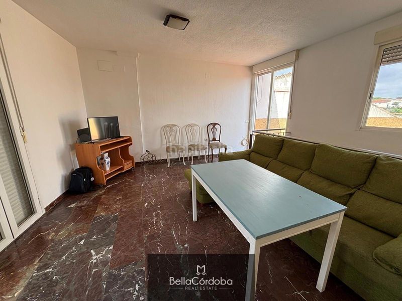 Foto 89aee756-5455-4005-a0c0-9c0d3e642b3a. Casa adossada a Almodóvar del Río