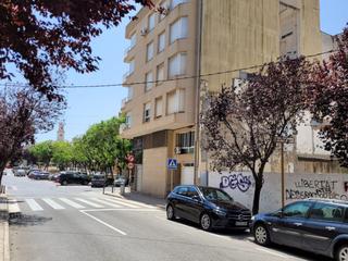 Wohngrundstück in Plaça de carles iii 1. Solar en venta en centro.
