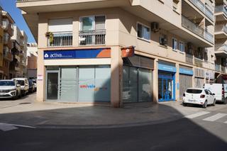 Lloguer Local Comercial a Dels esports 7. Local com. en alquiler en centro, 3 despachos.