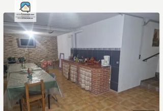 Doppelhaus in Venta de Baños. Elegante chalet pareado en venta de baños  ideal para familias