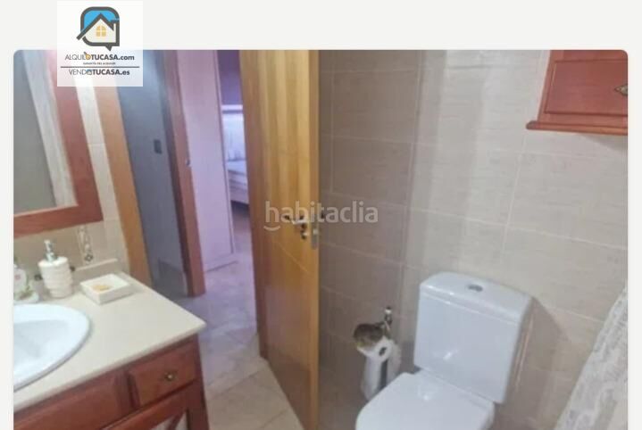 Foto 7fd93992-b270-40f6-b971-ff013a41b398. Casa aparellada amb aparcament a Venta de Baños