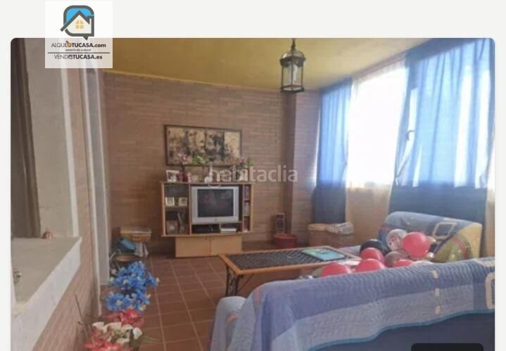 Foto e67306a5-afe5-442c-91fe-4f9e8116c60f. Casa aparellada amb aparcament a Venta de Baños