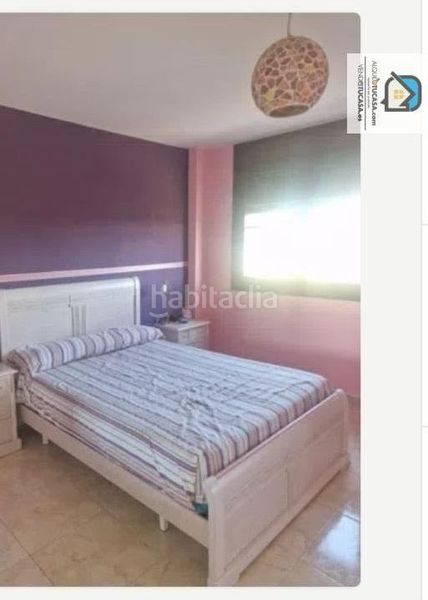 Foto f939ec74-e767-4b8e-b970-09f0555dee79. Casa aparellada amb aparcament a Venta de Baños